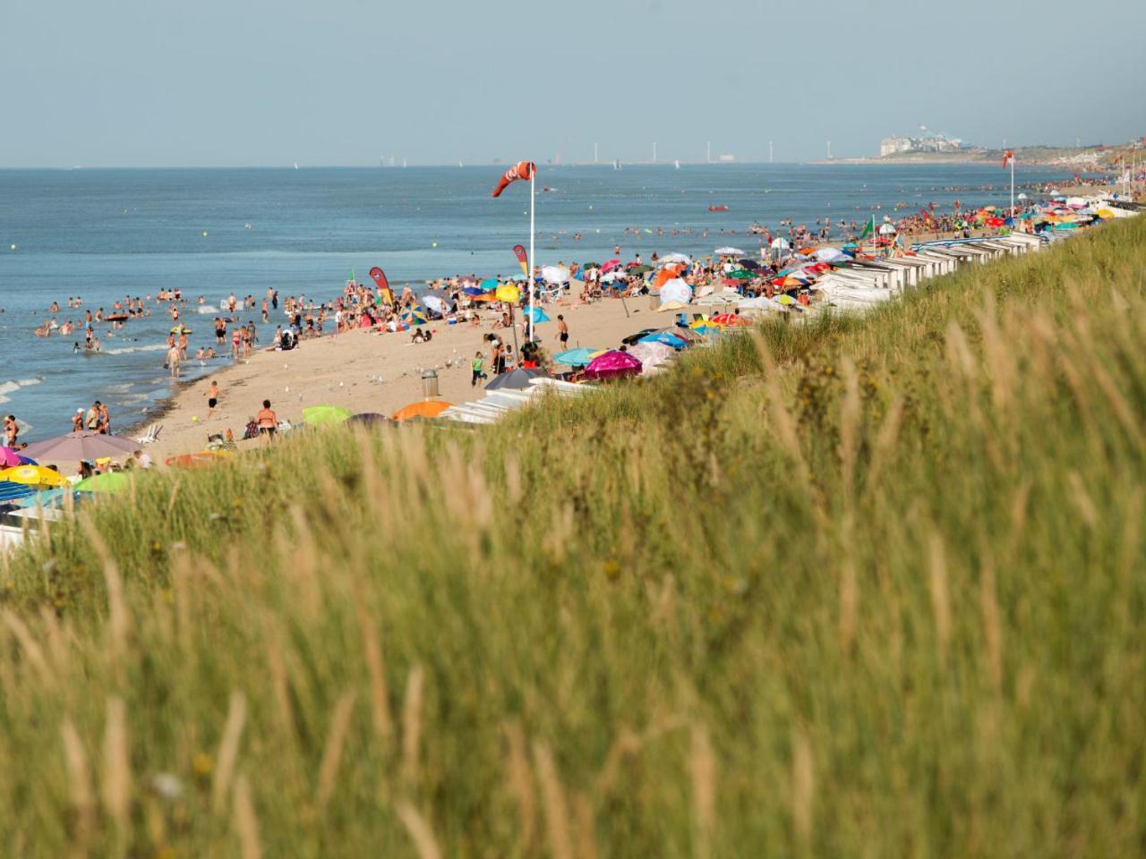 Holiday Home Noordzeepark Zeewind Бредене Екстериор снимка